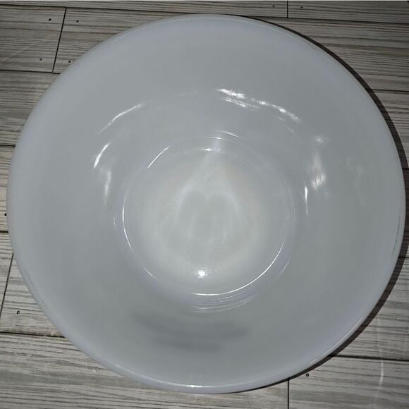 TOMAH CO-OP ELEVATOR TOMAH Wisconsin 1971 & 1972 Milkglass Advertising Bowls - Picture 7 of 10